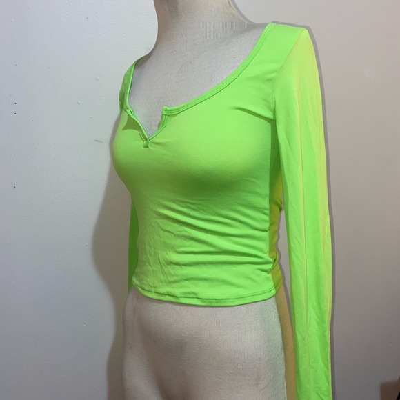 Fashion Nova Crop Top - Picture 3 of 3